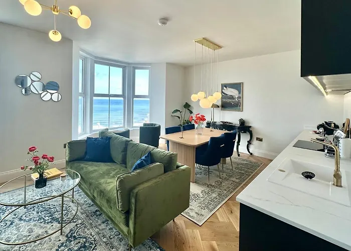 The Admirals Quarters Apartman *